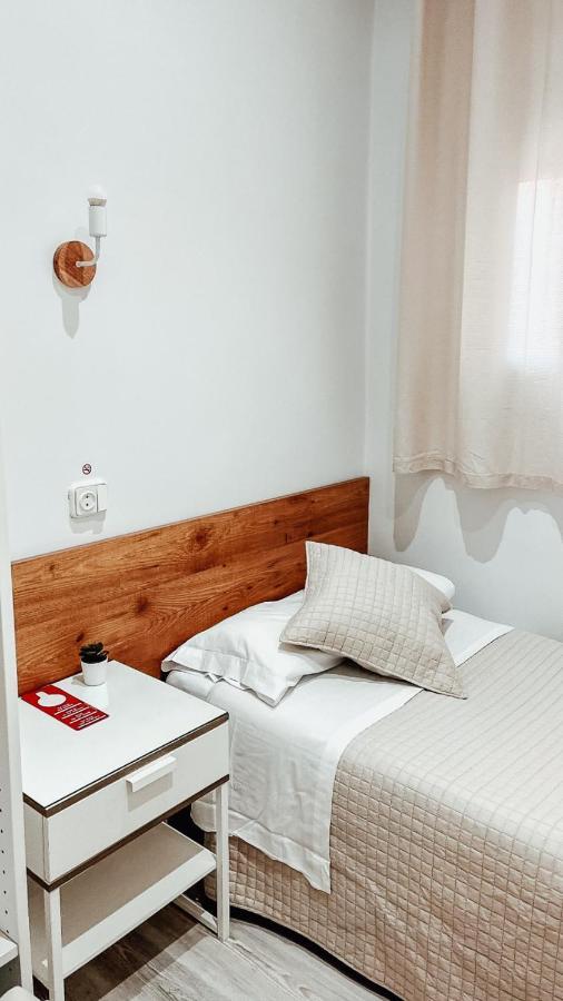 Hostal Ruta De Francia برشلونة المظهر الخارجي الصورة