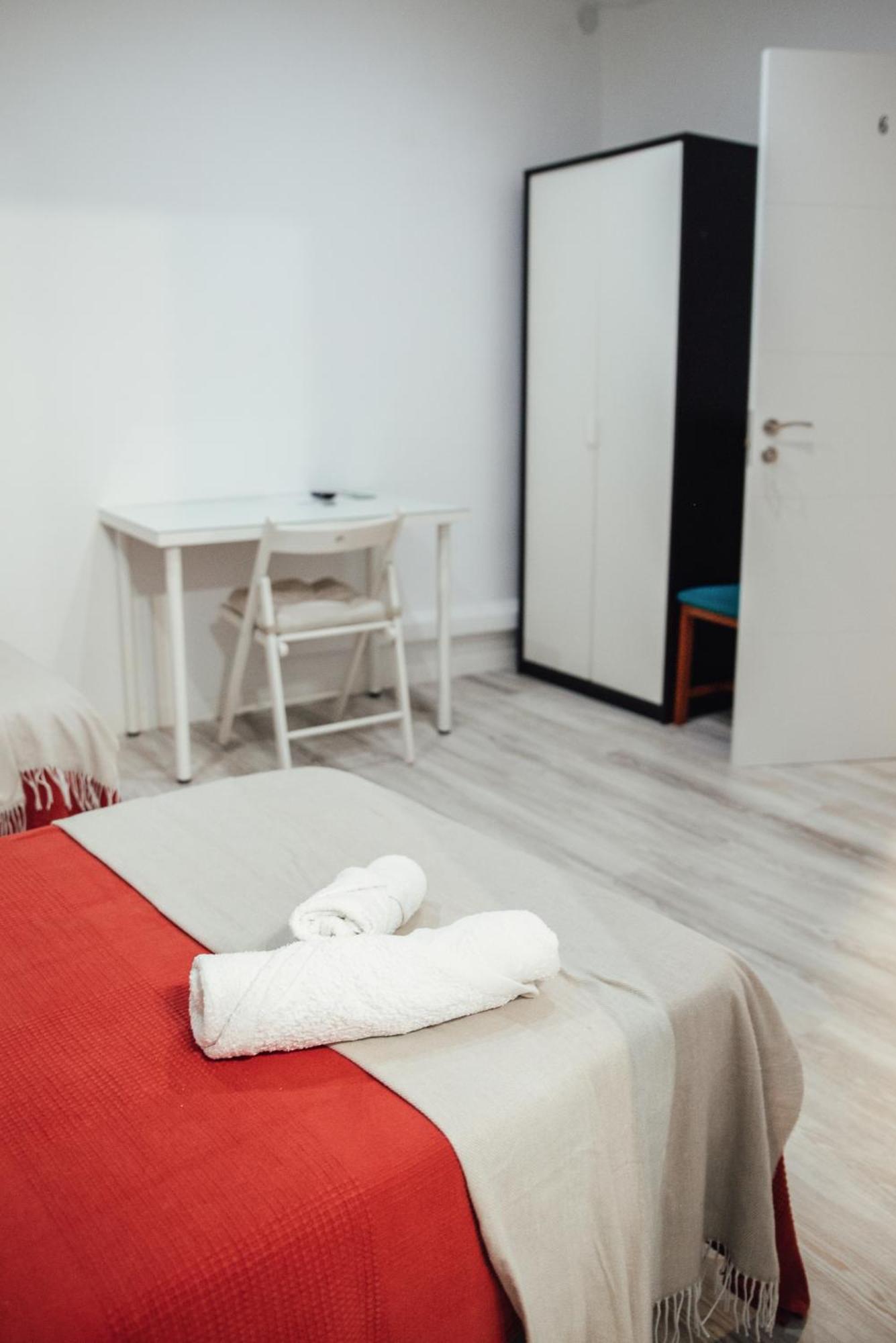 Hostal Ruta De Francia برشلونة المظهر الخارجي الصورة