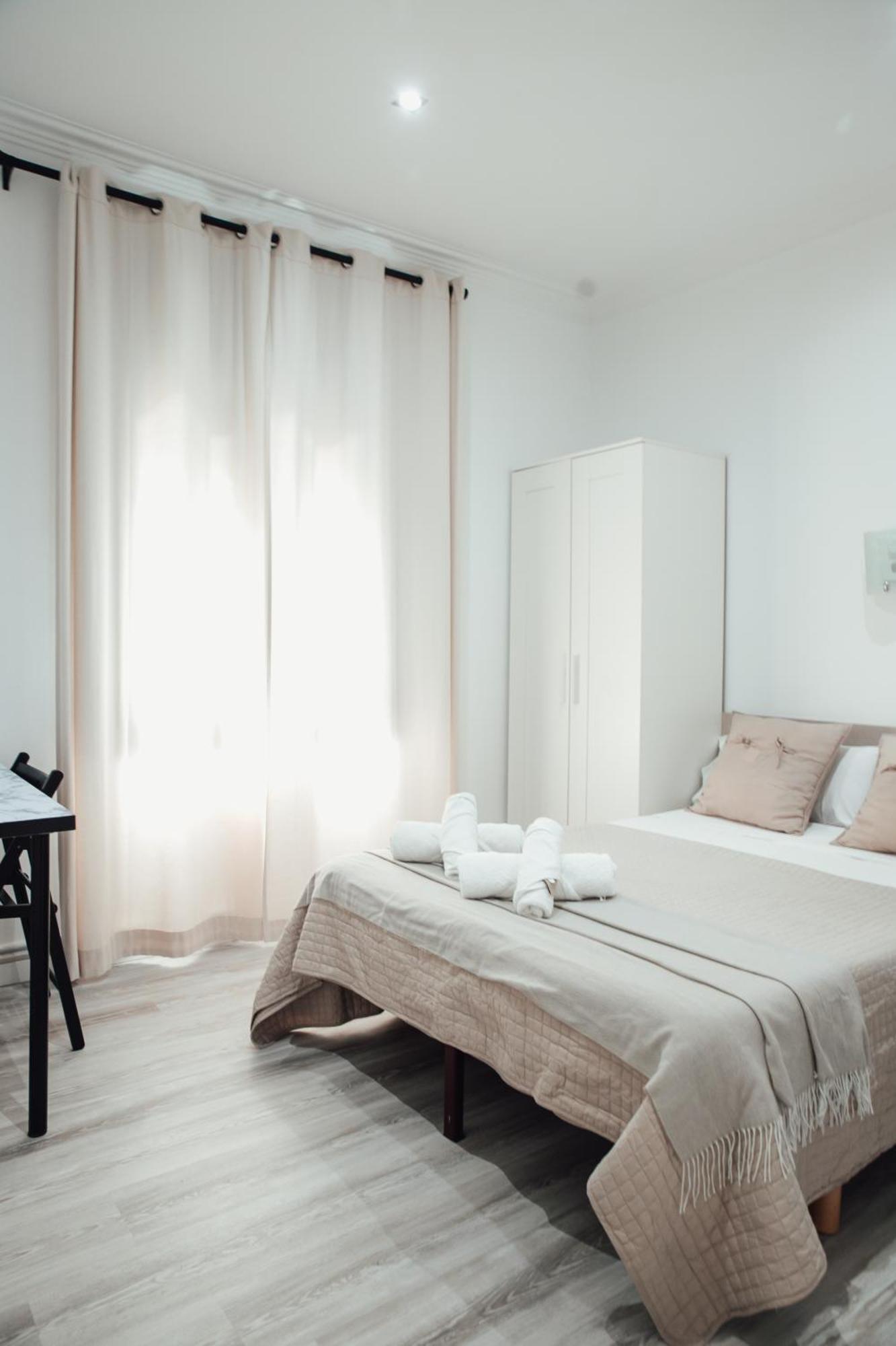 Hostal Ruta De Francia برشلونة المظهر الخارجي الصورة