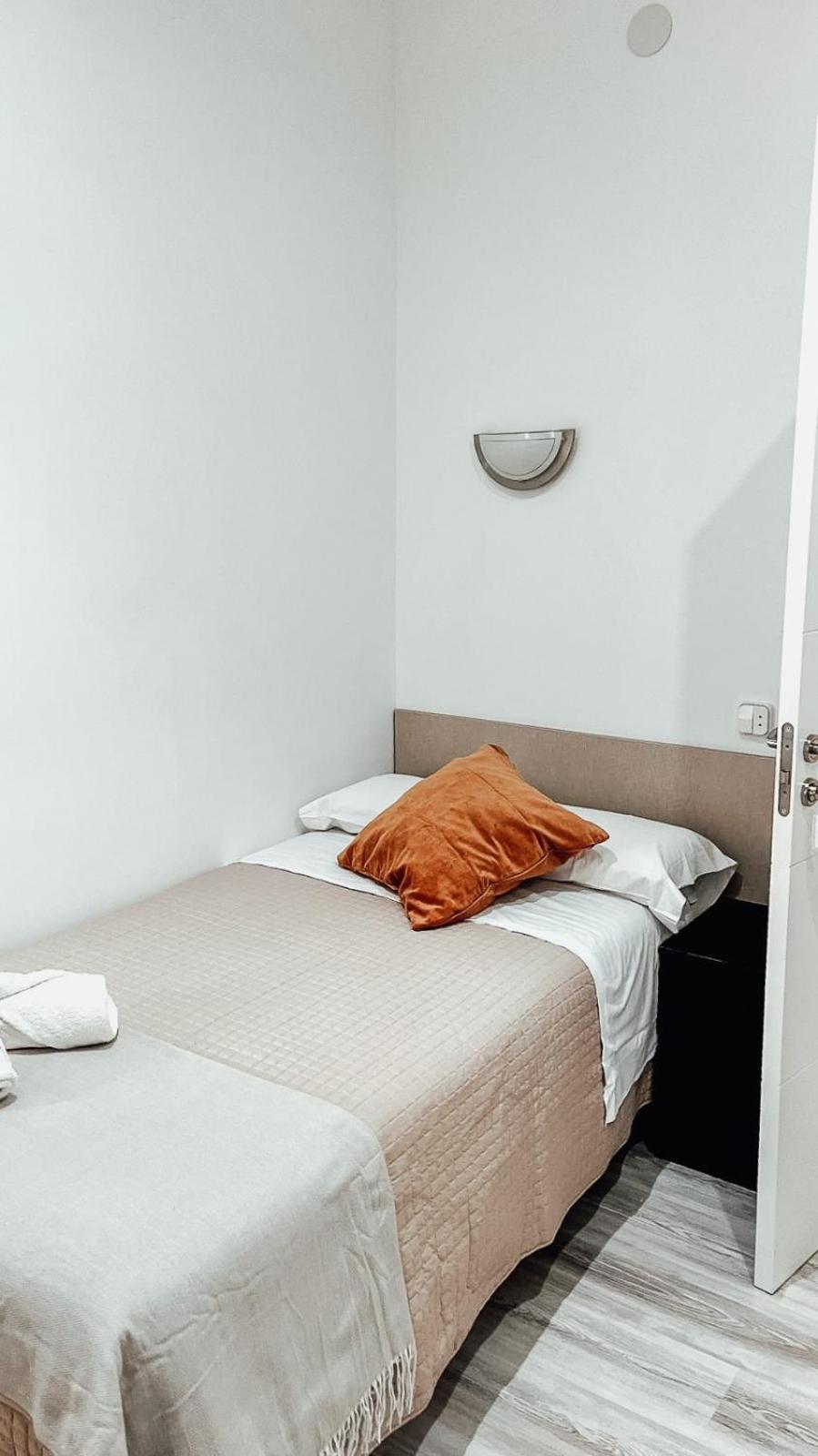 Hostal Ruta De Francia برشلونة المظهر الخارجي الصورة